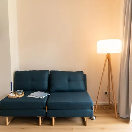 Peter Apartments- Mit Eigenem Eingang I 30qm I Zentrale Lage I Bad I Kueche I Terrasse I Tv Accommodatie bij particulieren *
